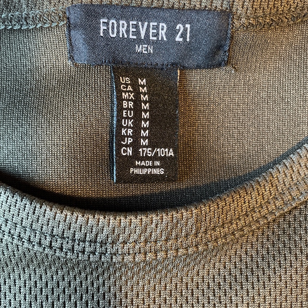 Forever 21 Men's Mesh Olive Green T-Shirt - Picture 3 of 3
